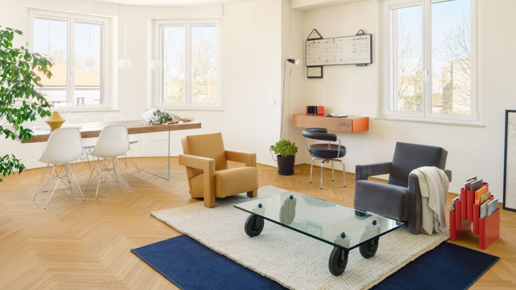 Soggiorno di Casa MG a Pavia, progetto di Startup Architettura pubblicato su AD Italia. Foto Anna Positano.